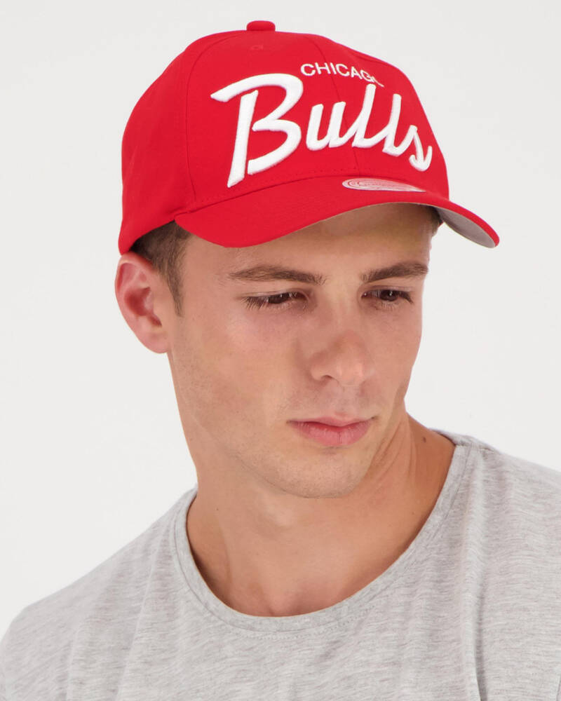 Mitchell & Ness Bulls Script Low Pro for Mens