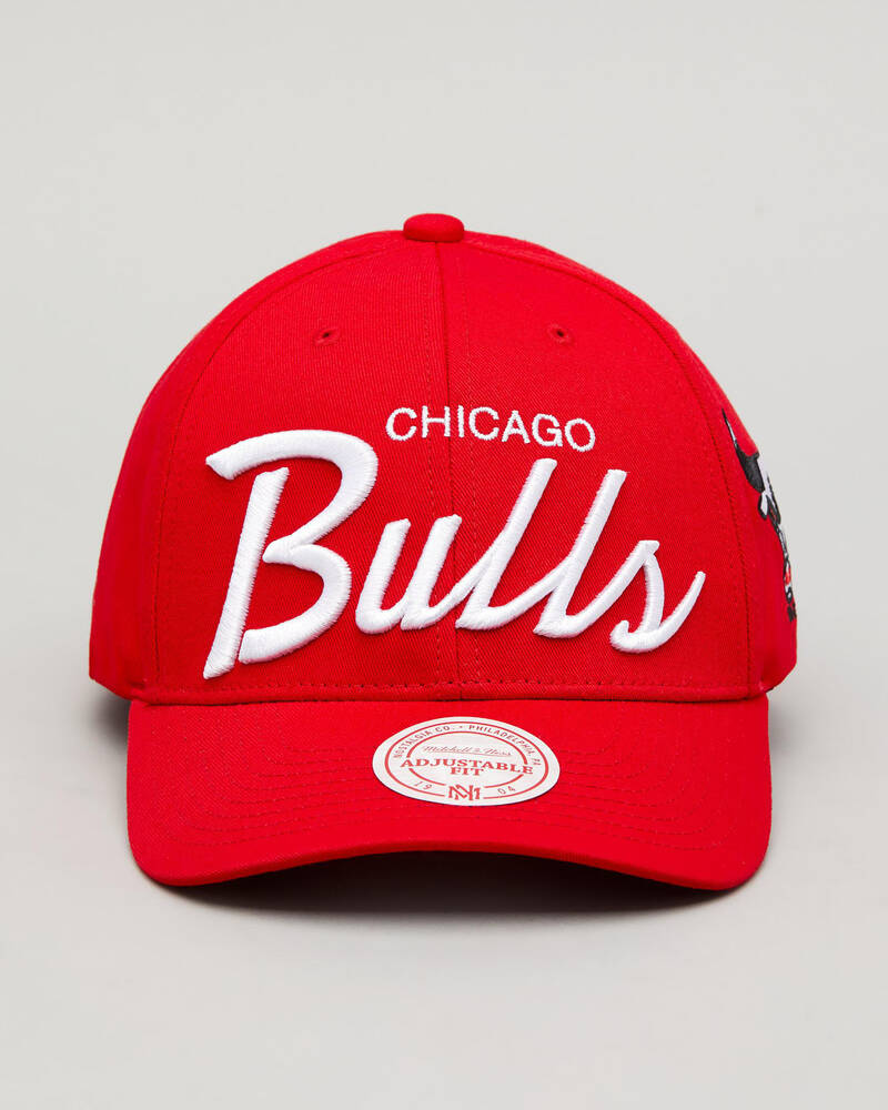 Mitchell & Ness Bulls Script Low Pro for Mens