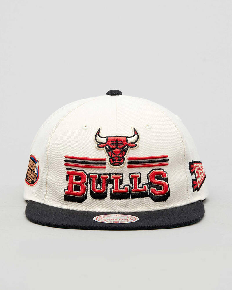 Mitchell & Ness Fan Banner Bulls Cap for Mens