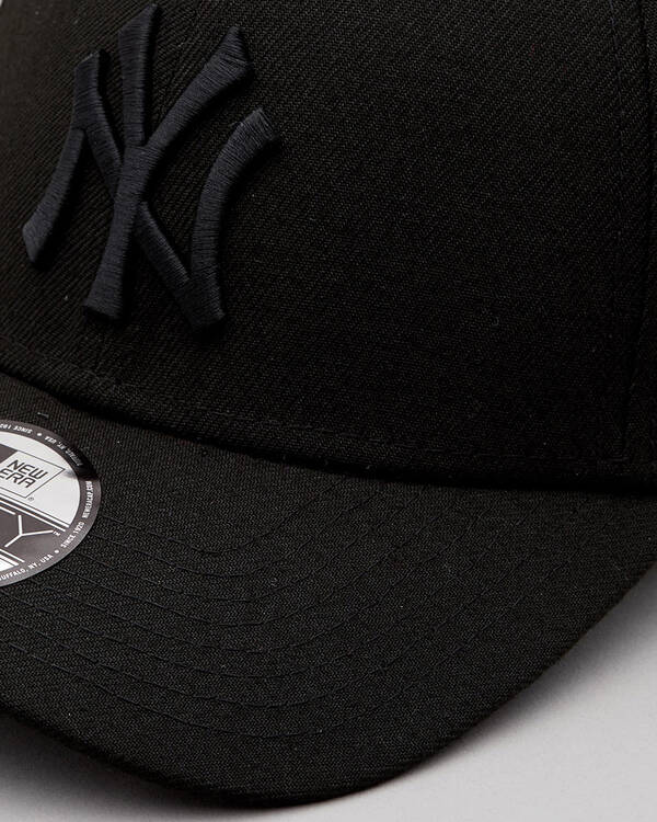New Era New York Yankees 9Forty Snapback Cap for Mens
