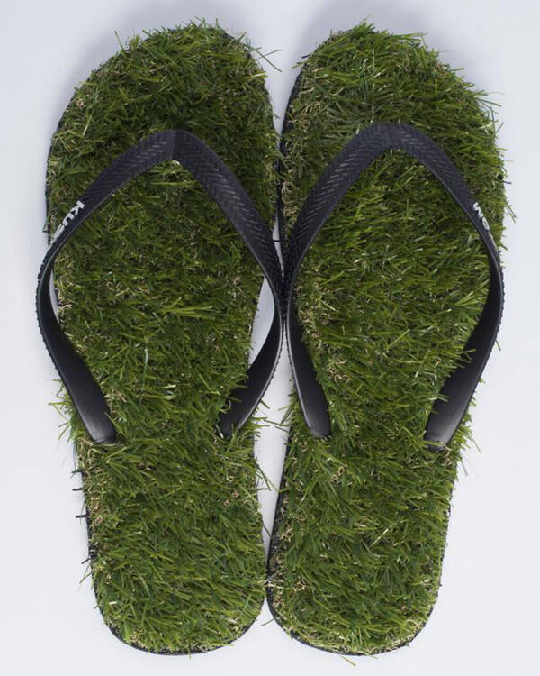 Kustom Mens Keep On The Grass Thongs for Mens