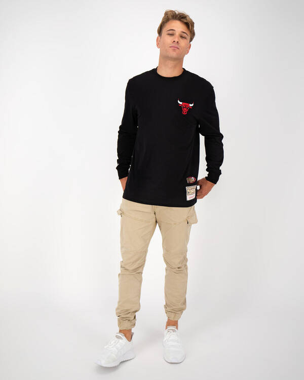 Mitchell & Ness Chicago Bulls Left HIt EMB Long Sleeve T-Shirt for Mens