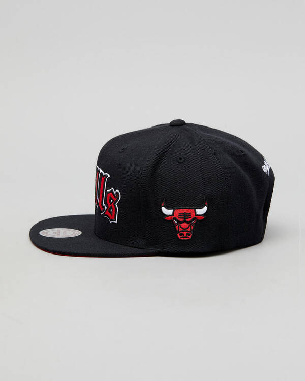 Mitchell & Ness Bulls Old English Faded Cap for Mens