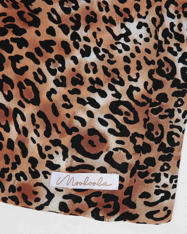 Mooloola Leopard Carry Bag for Womens