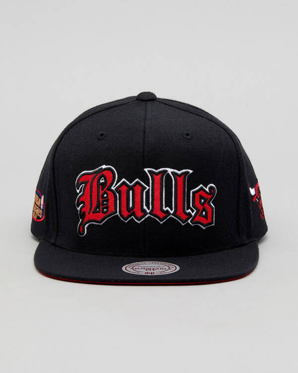 Mitchell & Ness Bulls Old English Faded Cap for Mens
