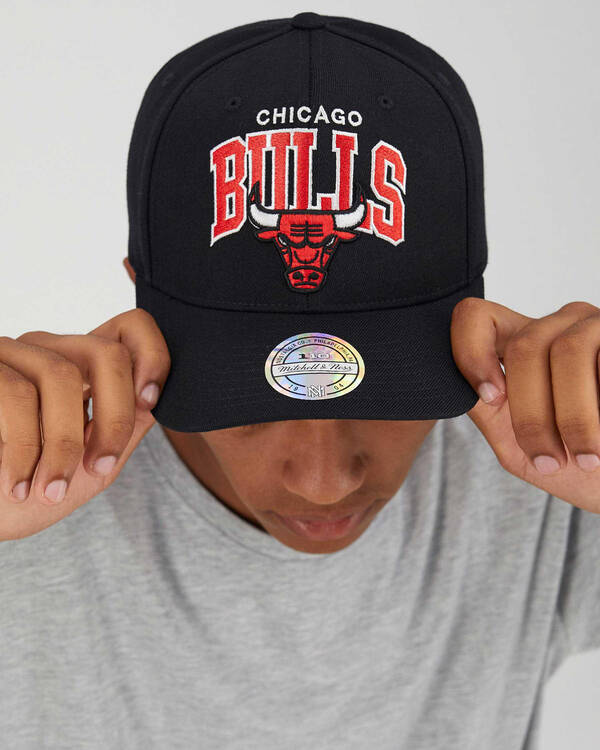 Mitchell & Ness & N Bulls Arch 110 6 Panel for Mens