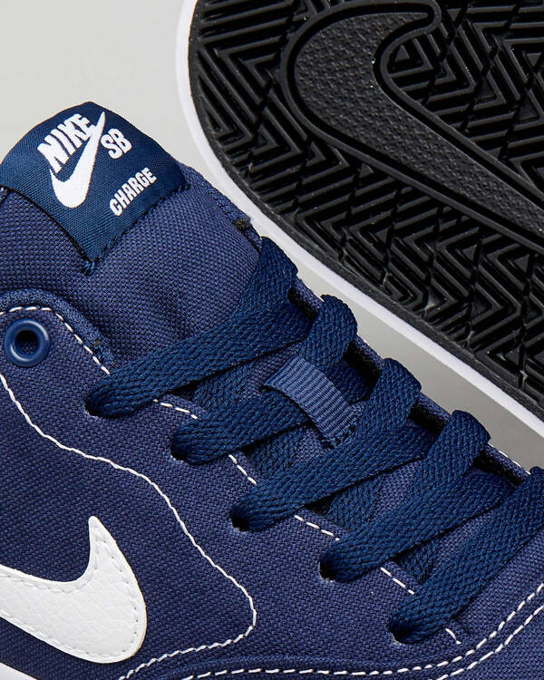 Nike Womens SB Charge Shoes for Womens